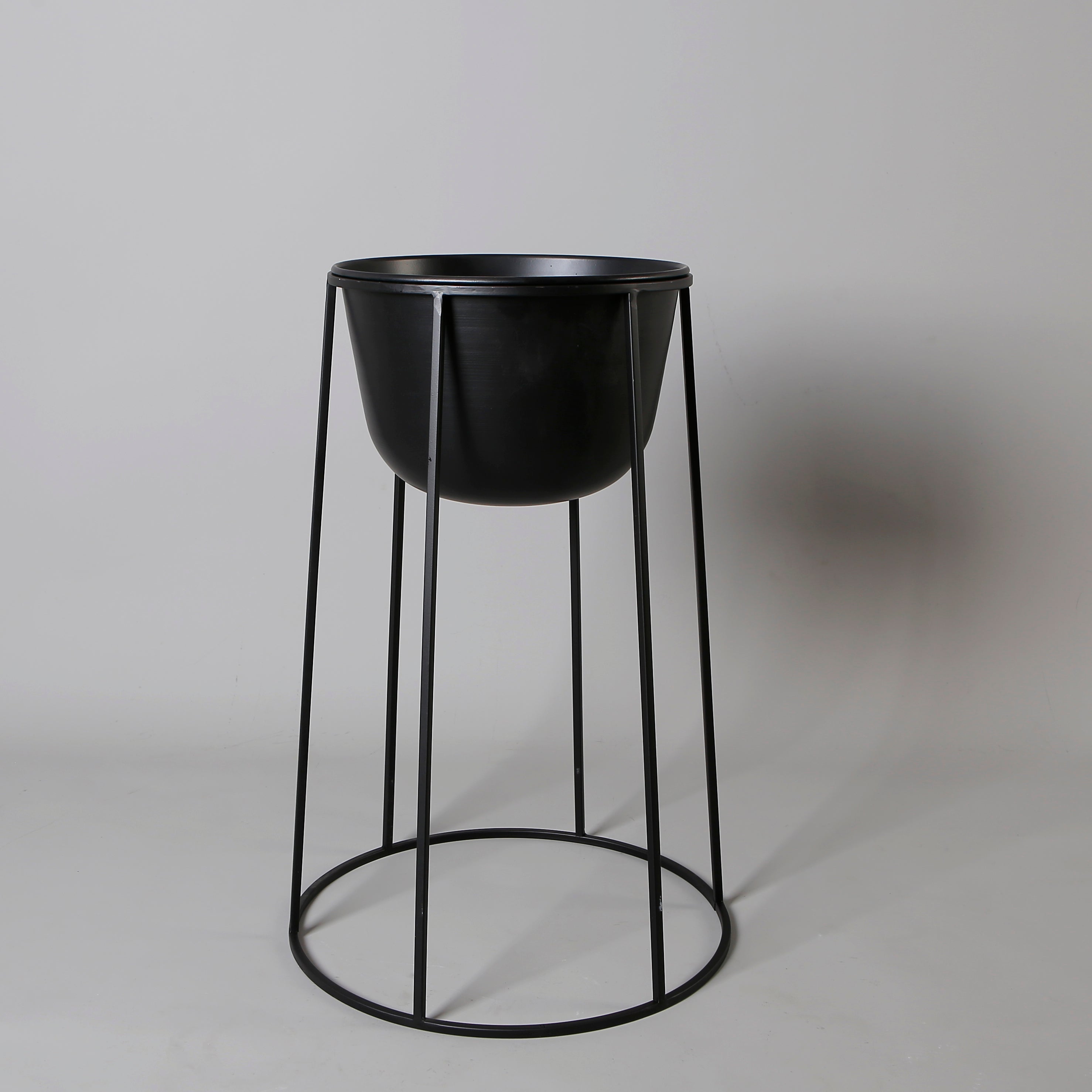 Fazel Black Raised Metal Pot Planter 2’