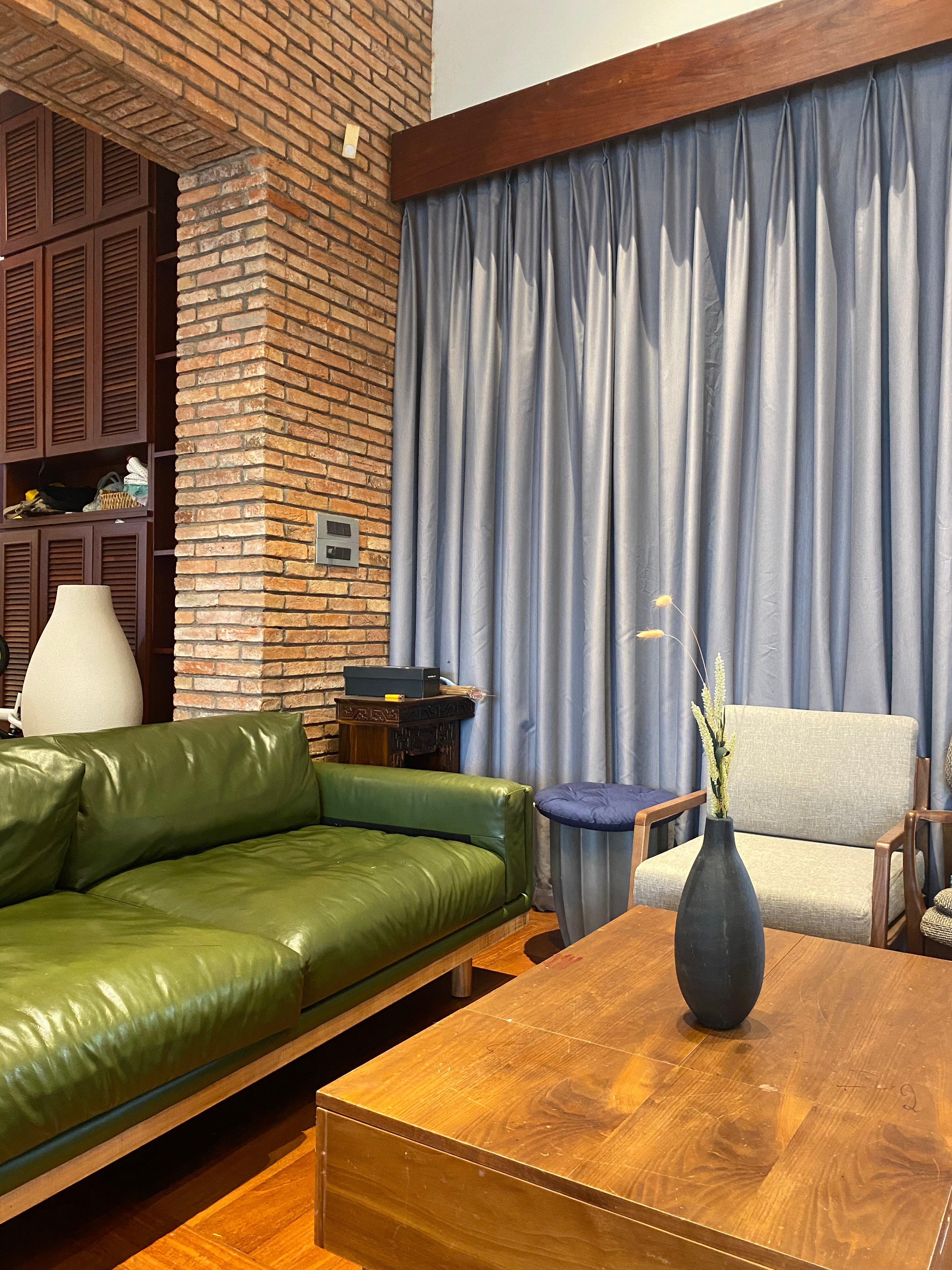 Black Vase Collection